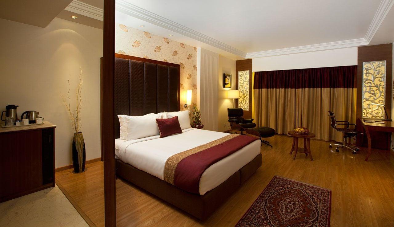 Hotel The The Grand Magrath Bangalore Bagian luar foto