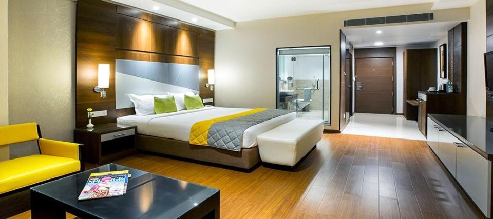 Hotel The The Grand Magrath Bangalore Bagian luar foto