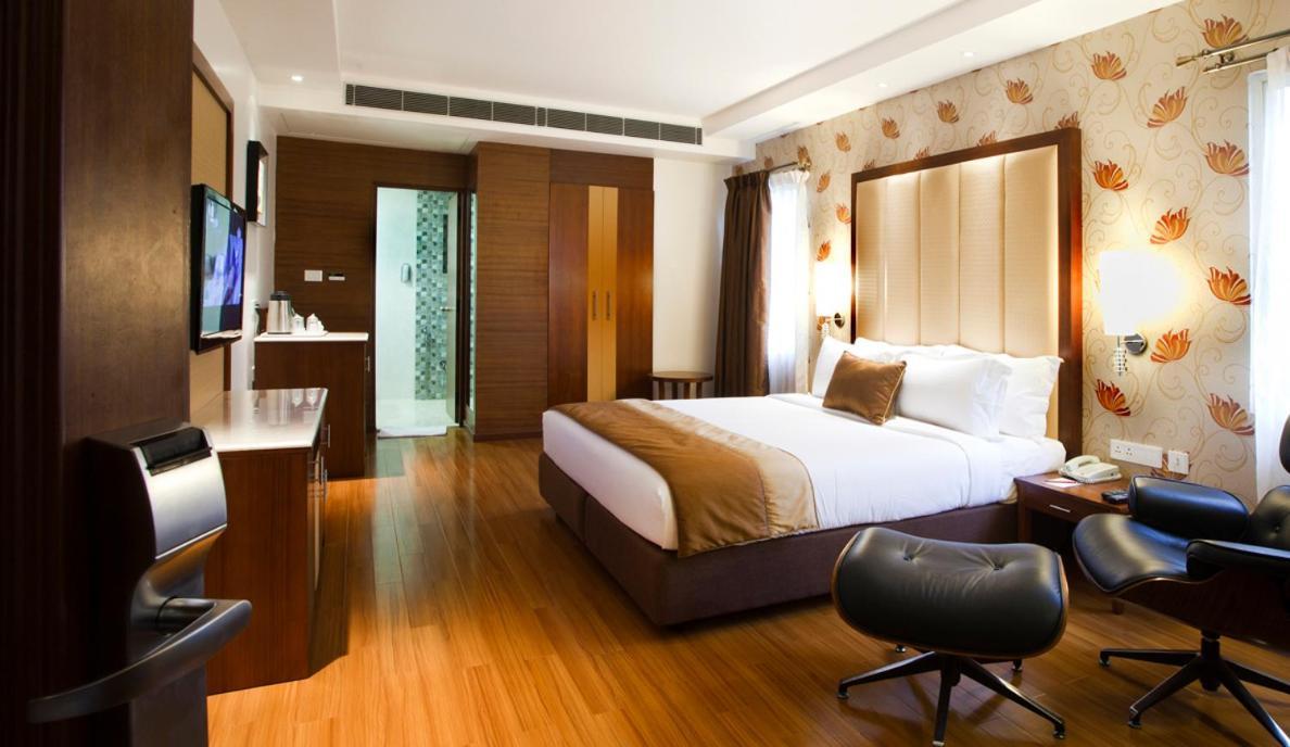 Hotel The The Grand Magrath Bangalore Bagian luar foto