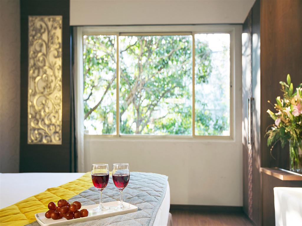 Hotel The The Grand Magrath Bangalore Bagian luar foto