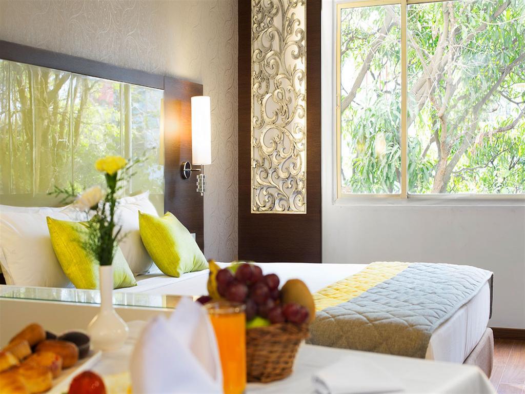 Hotel The The Grand Magrath Bangalore Bagian luar foto